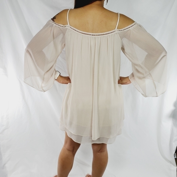 Double Zero Layered Bell-Sleeve Off-Shoulder Dress - Picture 2 of 5
